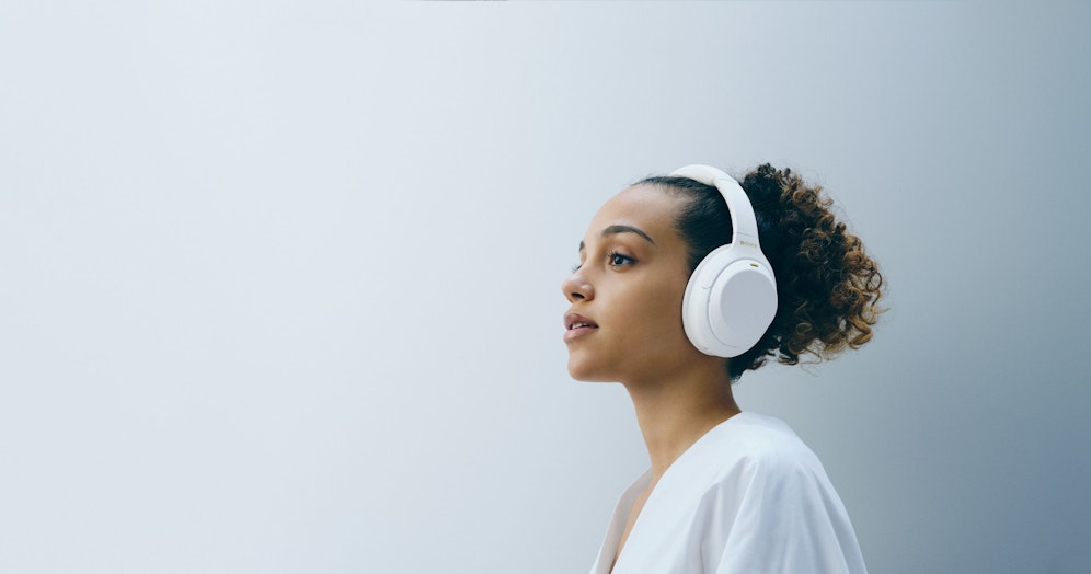 Noise Cancelling-Kopfhörer WH-1000XM4 von Sony in limitierter Silent White Edition ab sofort in Österreich verfügbar.