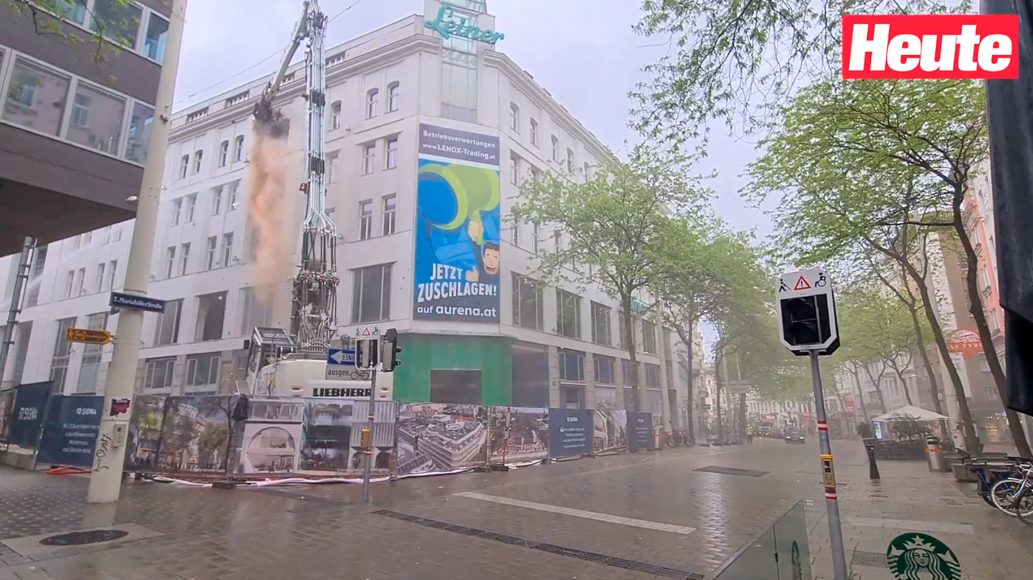 Abbrucharbeiten am Leiner-Haus auf der Mariahilfer Straße 18.