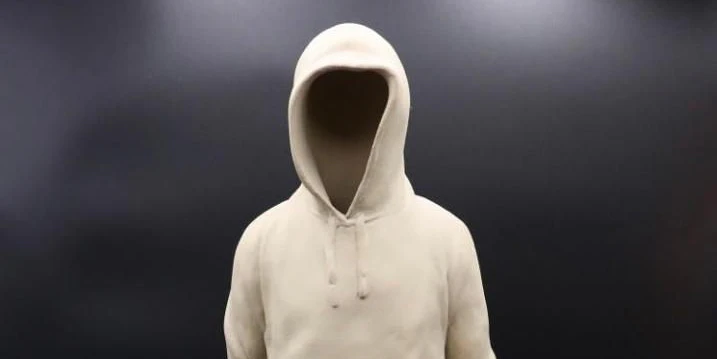 Der "Kapuzenmann" von Erwin Wurm wurde gestohlen.
