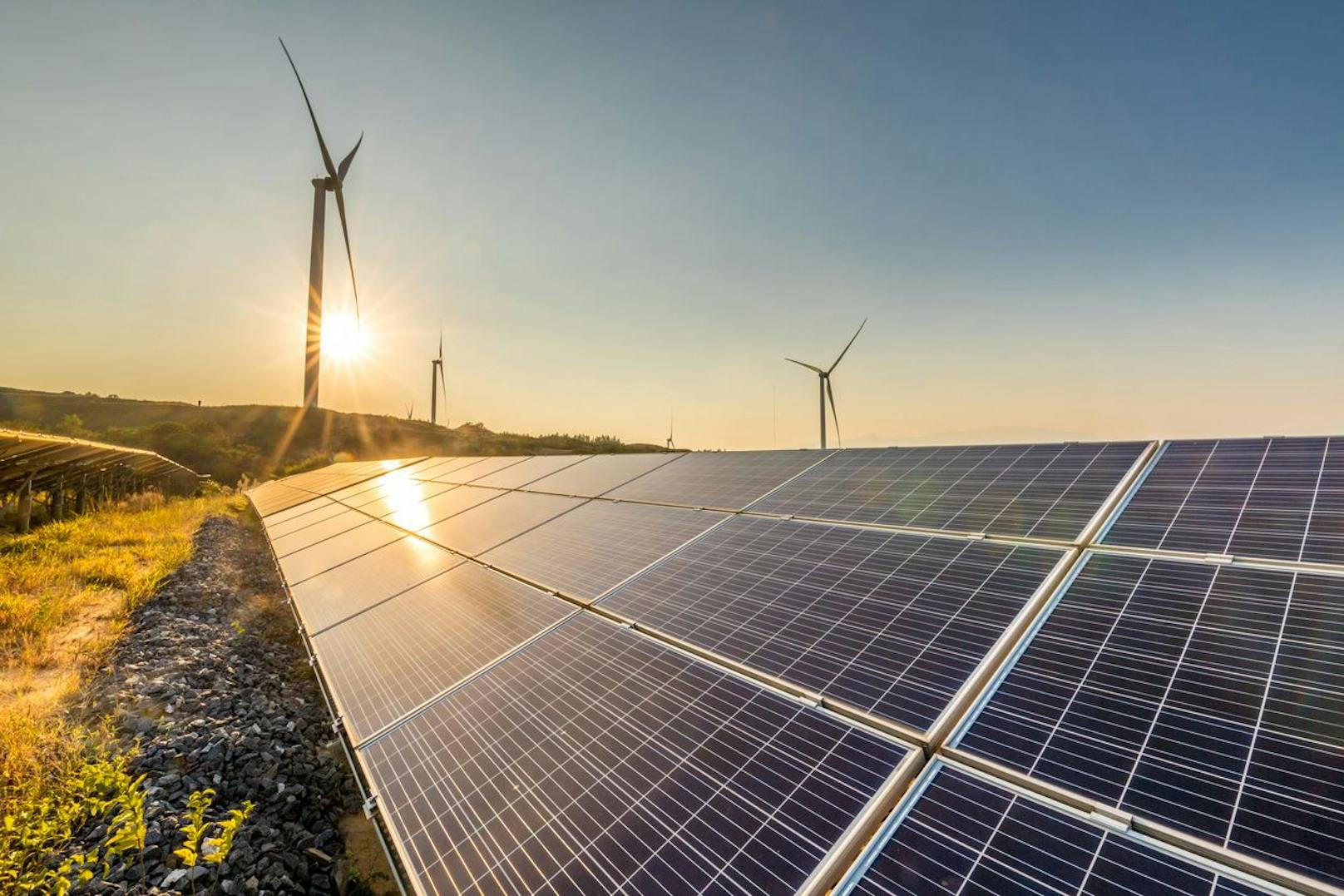Bis 2030 will Oberösterreich den Photovoltaik-Ausbau kräftig fördern: Das große Ziel lautet, die Energiegewinnung aus Sonnenkraft zu verzehnfachen.