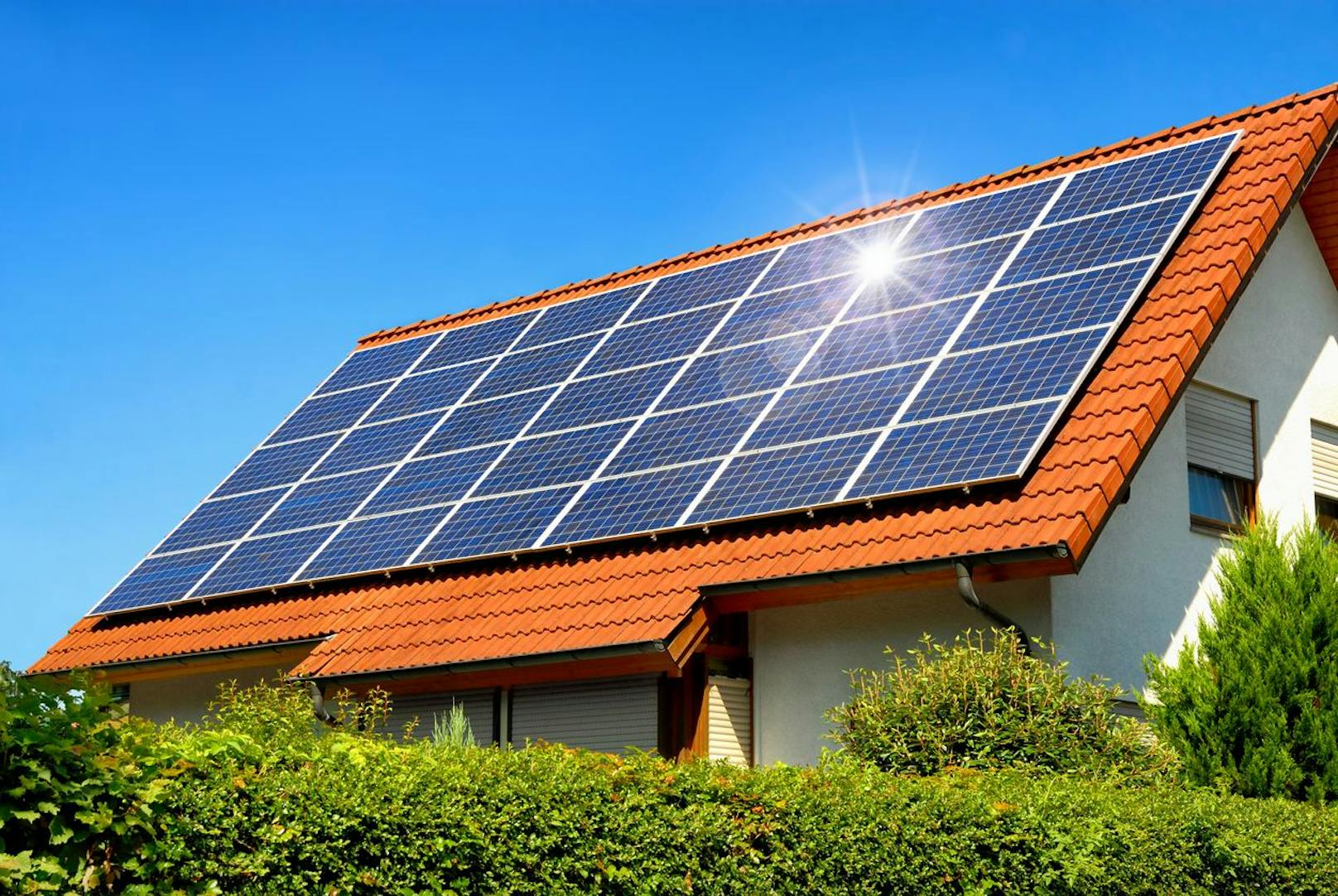 Viele steigen derzeit auf Photovoltaik-Anlagen um.