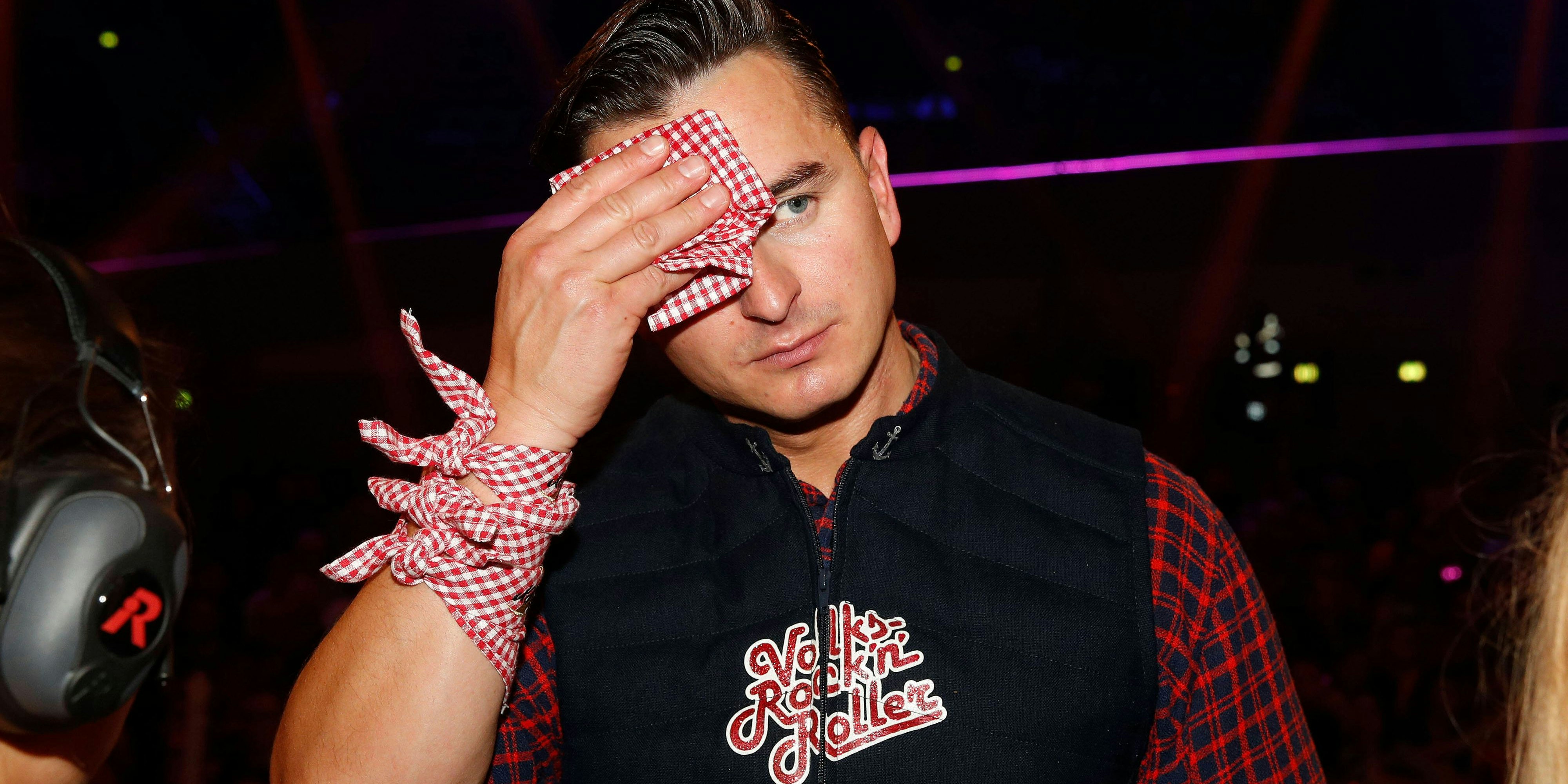 Andreas Gabalier ist traurig. 