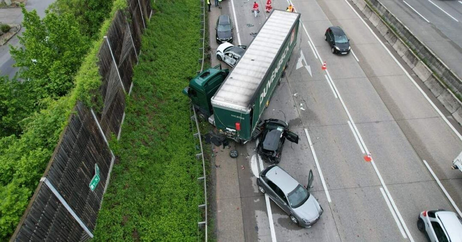 Auf der Westautobahn A1 hat sich am Dienstagmorgen ein schwerer Unfall ereignet.
