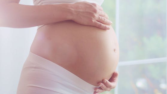 Die 21-jährige Britin muss aufgrund ihrer Platzangst zur Entbindung in ein Krankenhaus - zum Wohl des Kindes. (Symbolbild)