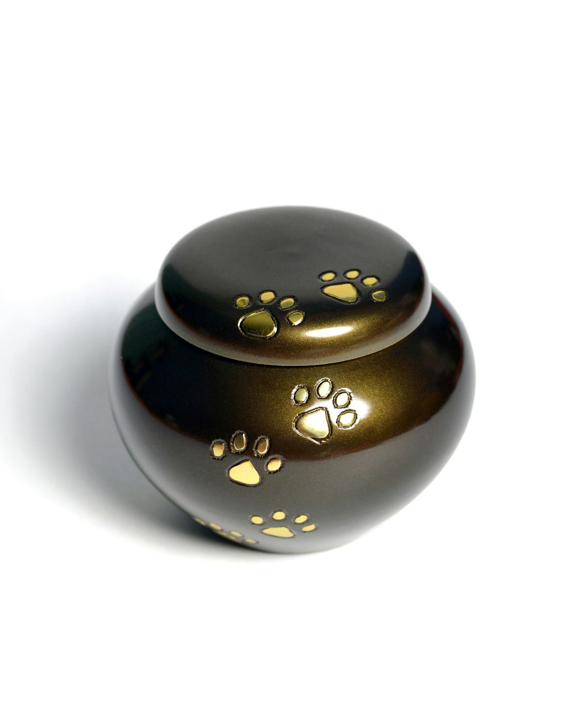 Funeral urn for pets, after the cremation.