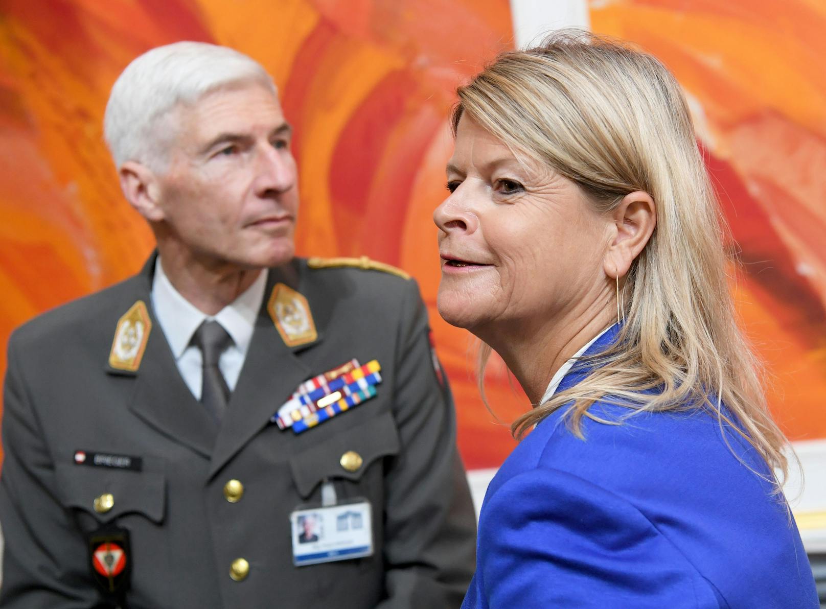Generalstabschef Robert Brieger und Verteidigungsministerin Klaudia Tanner (ÖVP) 