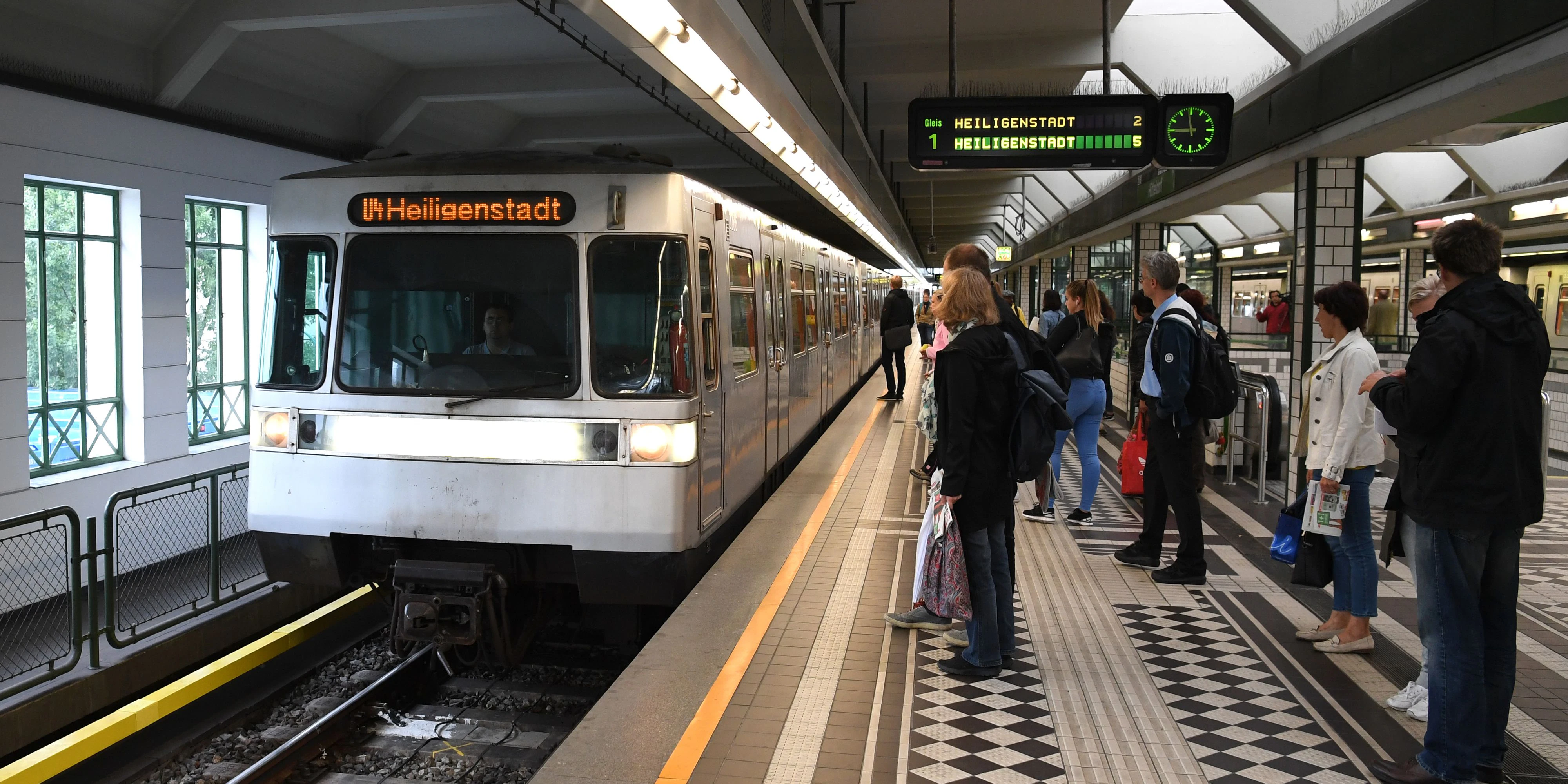 Die U-Bahnlinie U4 ist unterbrochen.