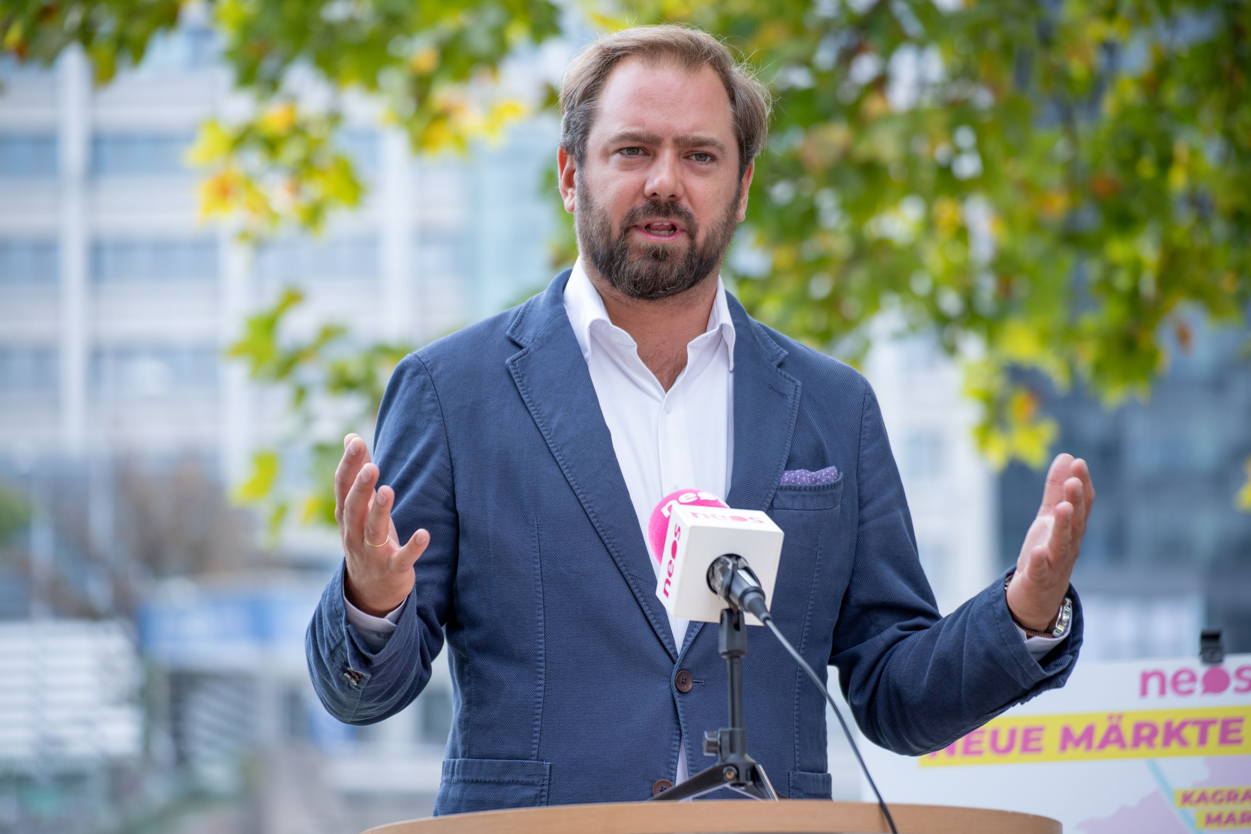 NEOS-Wirtschaftssprecher Markus Ornig ließ mit einer erneuten Forderung nach einer Sonntagsöffnung in Wien aufhorchen.