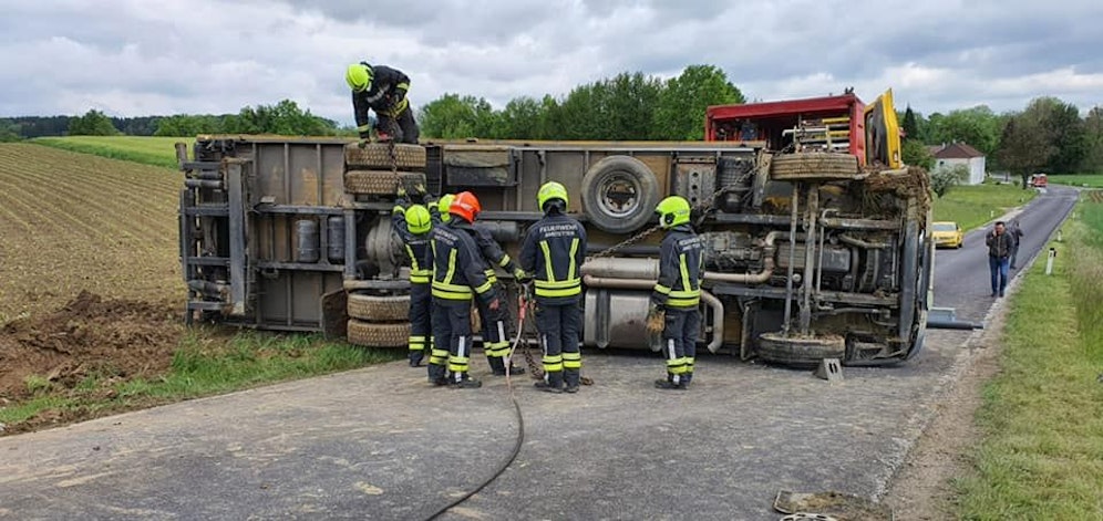 Der Lkw musste geborgen werden.