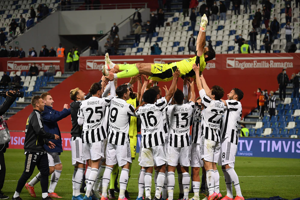 Gigi Buffon wird gefeiert