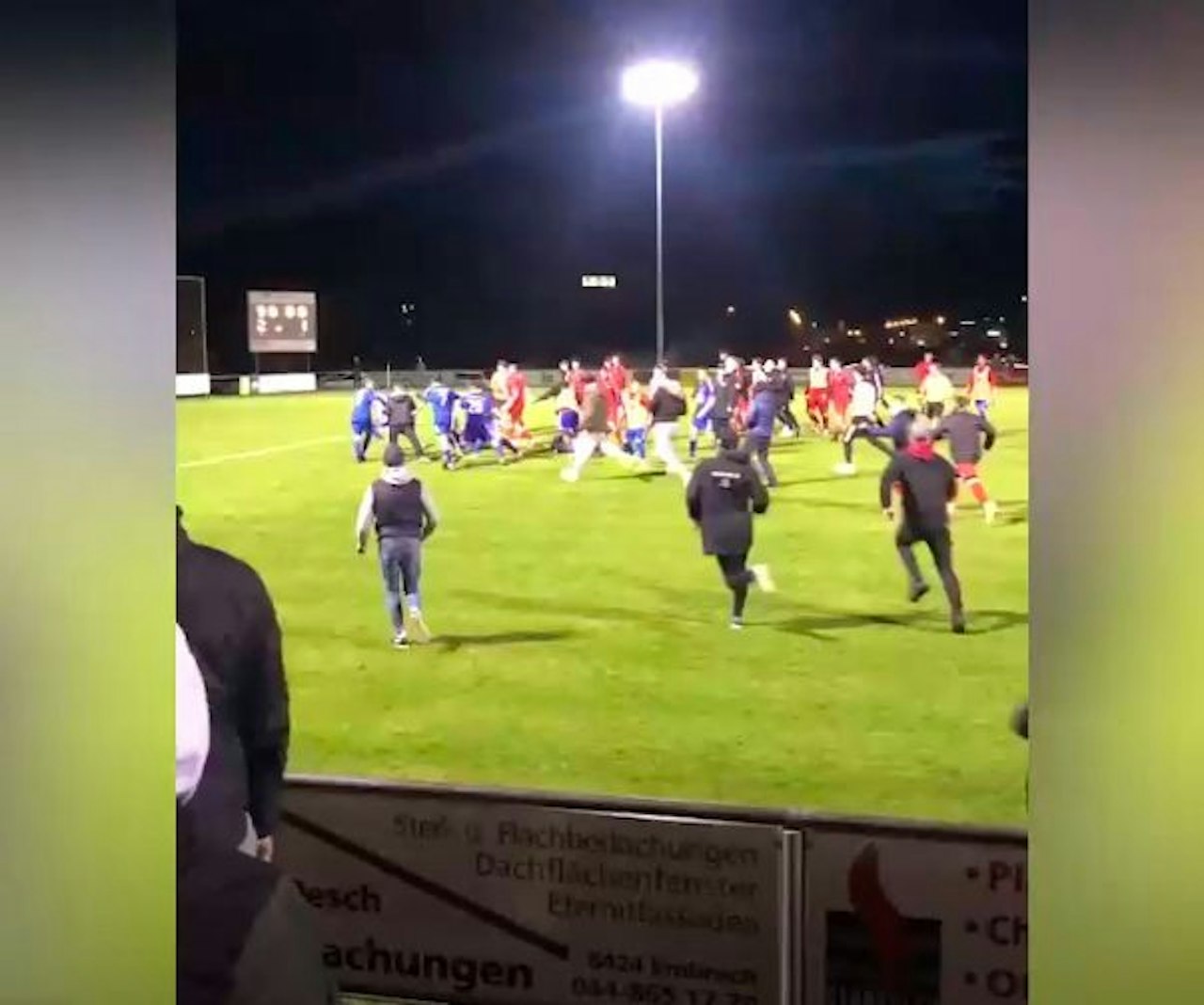 Heute.at - Fußballmatch endet in brutaler Massenschlägerei