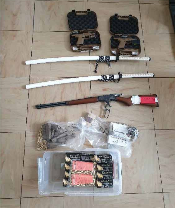 Diese Gegenstände stellten die Sicherheitskräfte sicher.