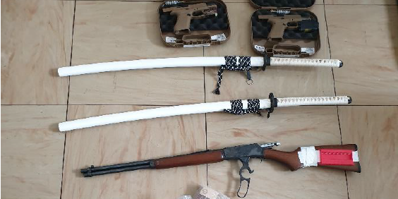 Diese Gegenstände stellten die Sicherheitskräfte sicher.