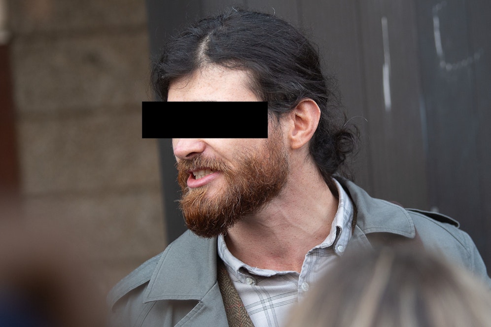 Der Bundeswehr Soldat Franco A. wollte laut Anklage als syrischer Flüchtling getarnt einen Terroranschlag verüben, um so Ressentiments gegen Muslime zu schüren.