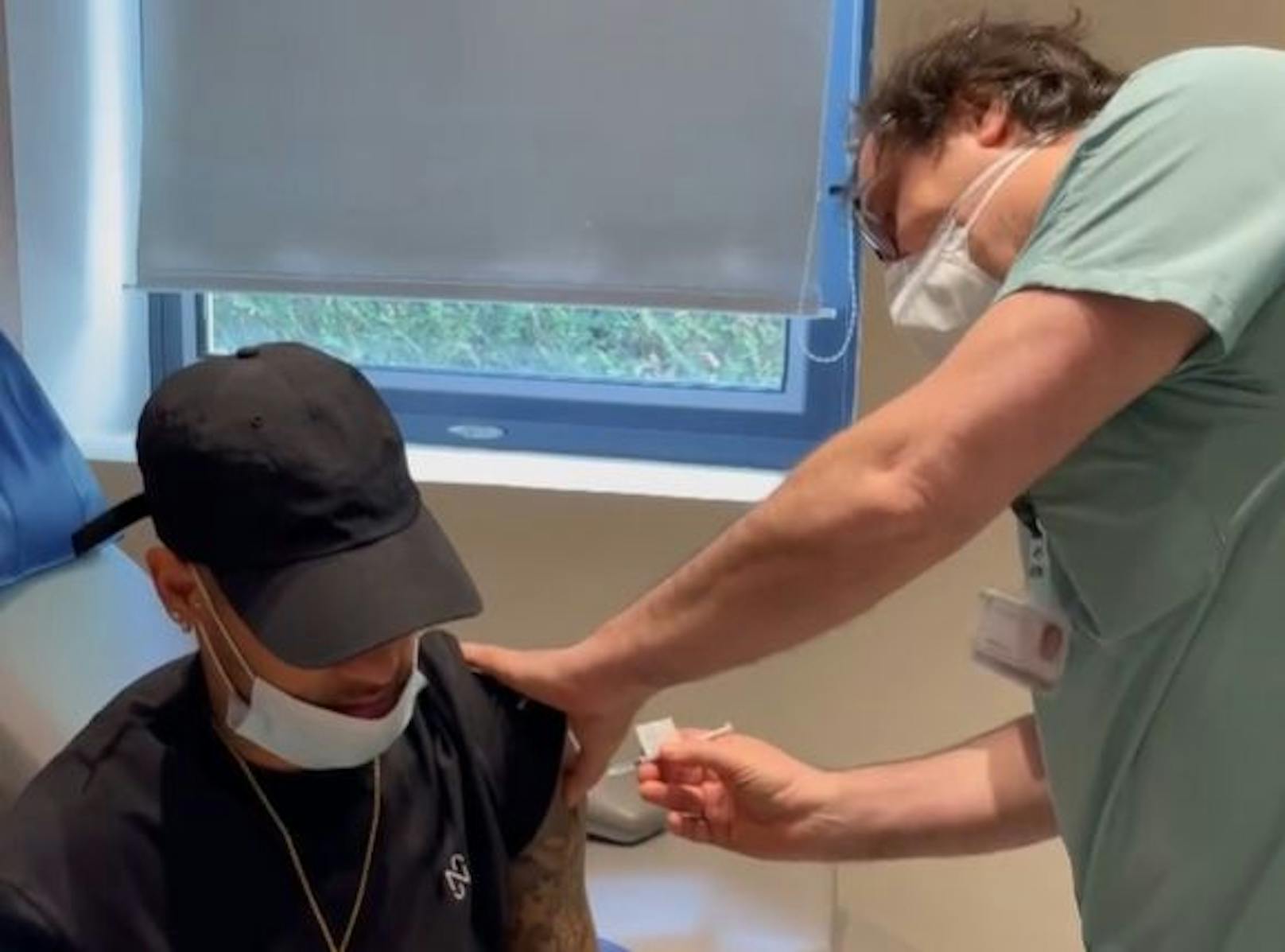 Neymar bei der Impfung
