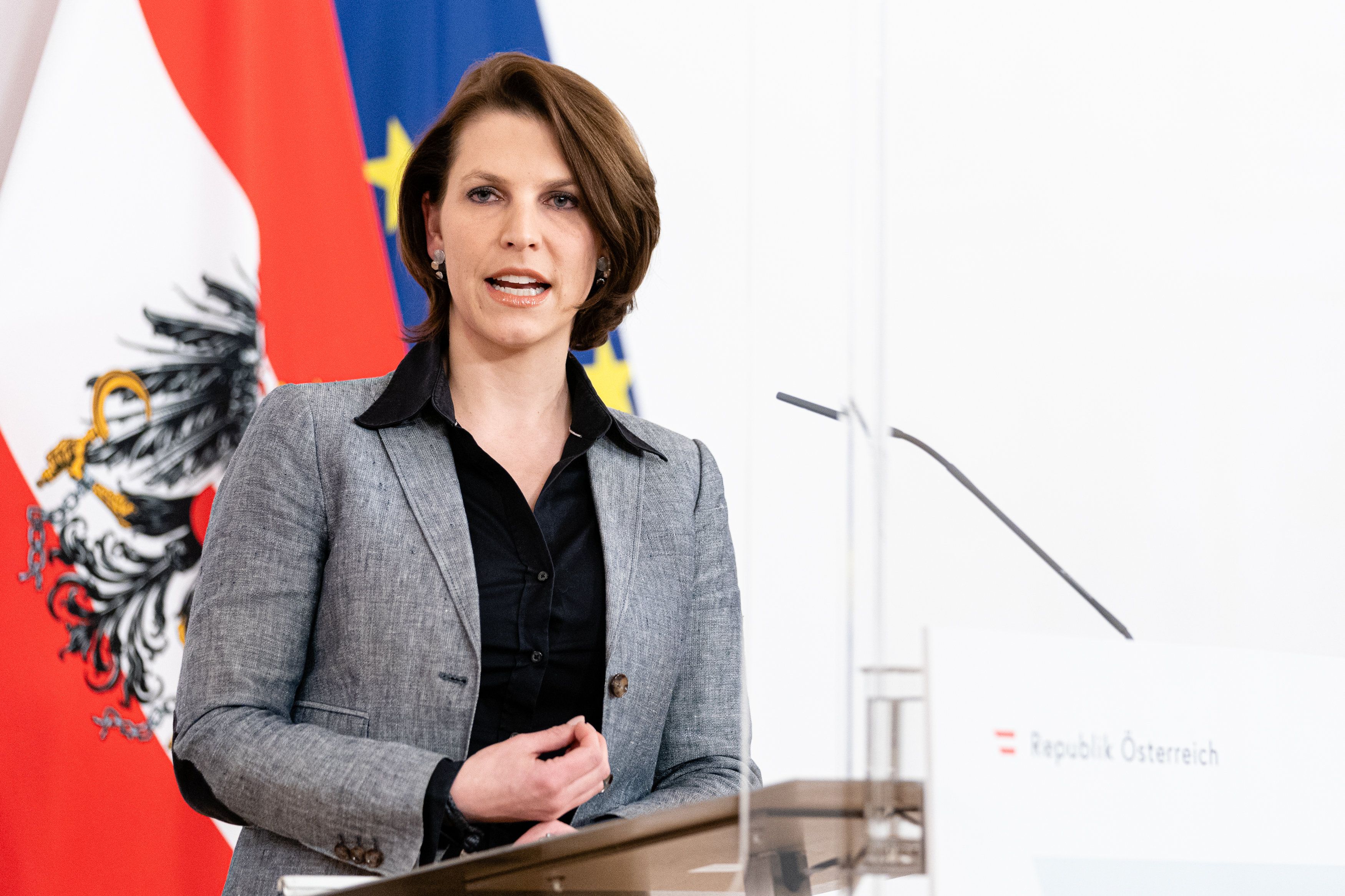 Karoline Edtstadler ist "erschüttert".