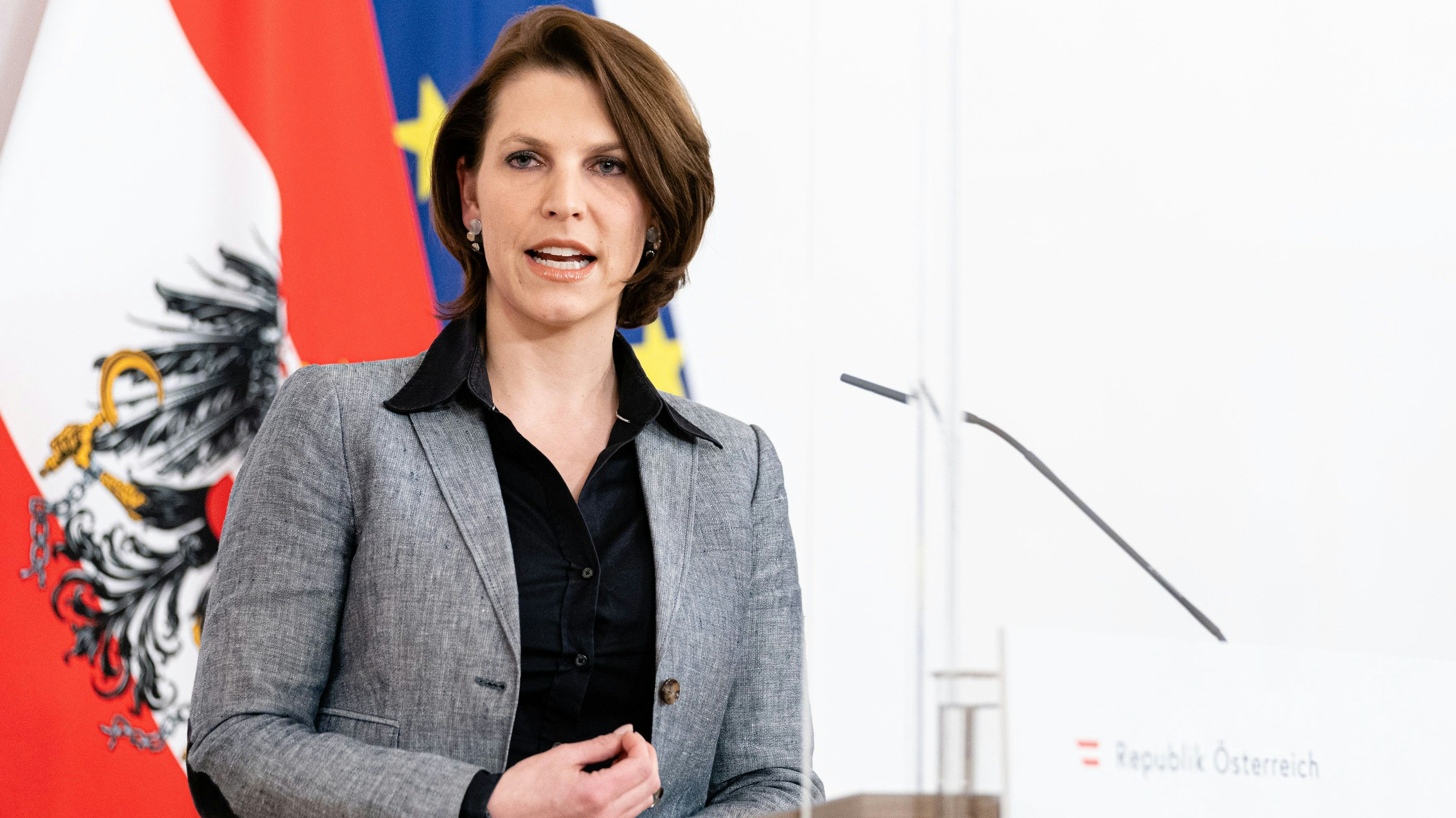 Karoline Edtstadler