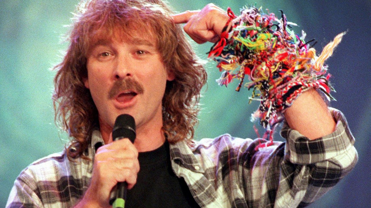 <strong>Wolfgang Petry</strong>: Seine Frisur und seine Freundschaftsbändchen waren in den 1990er-Jahren Kult.