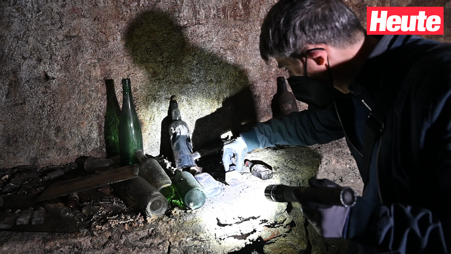 In den Kellern Wiens findet man nicht nur Weinflaschen und Tintenfässer.