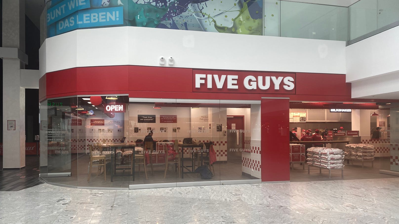 Wien ist ab Montag um eine "Five Guys"-Filiale reicher: In der Millennium City im 20. Bezirk eröffnet der zweite Store.