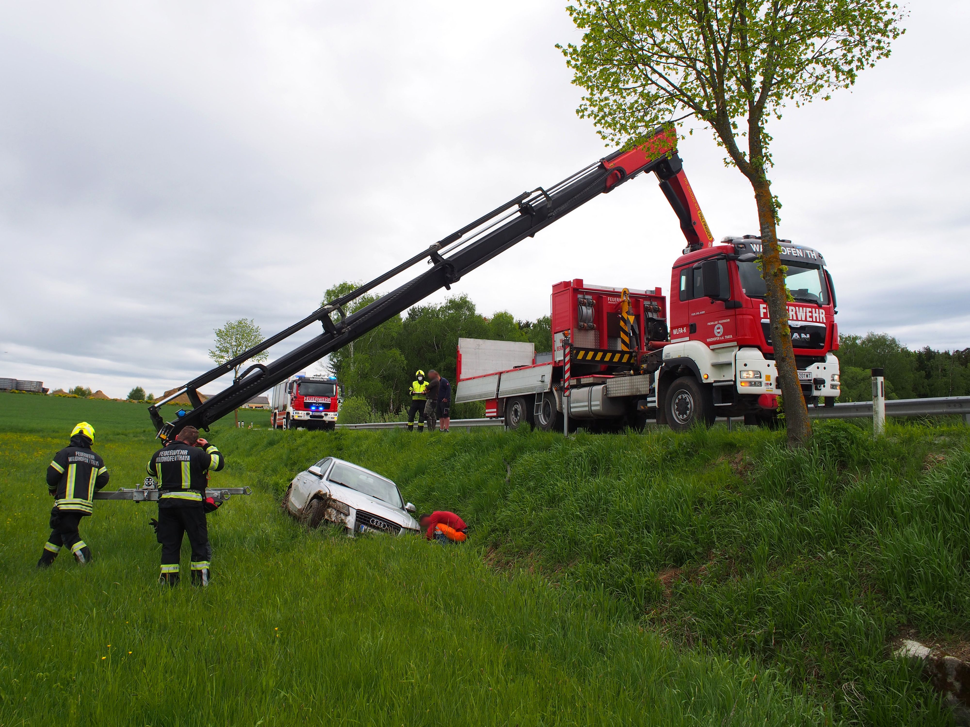 Der Lenker kam von der Straße ab.