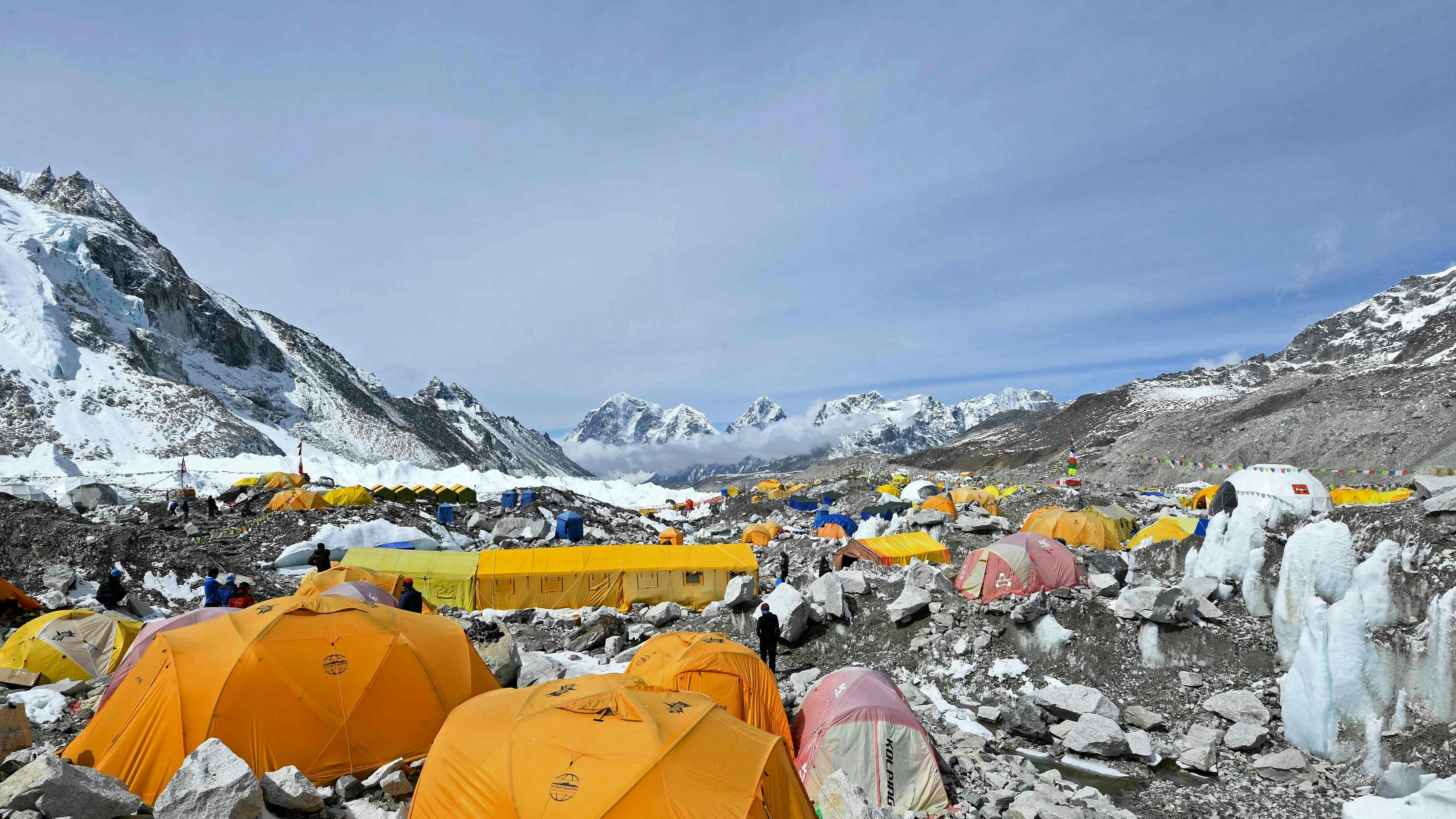 Heute.at - Tote tauen auf – Mount Everest als Leichenberg