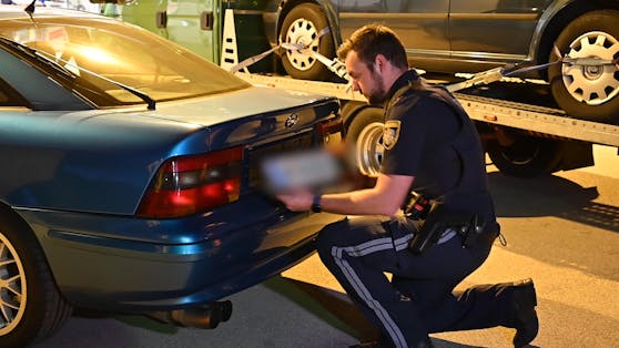 Der Besitzer dieses Fahrzeugs verlor sein Kennzeichen