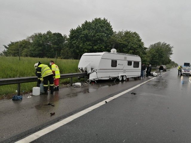 Mehrere Fahrzeuge krachten zusammen.