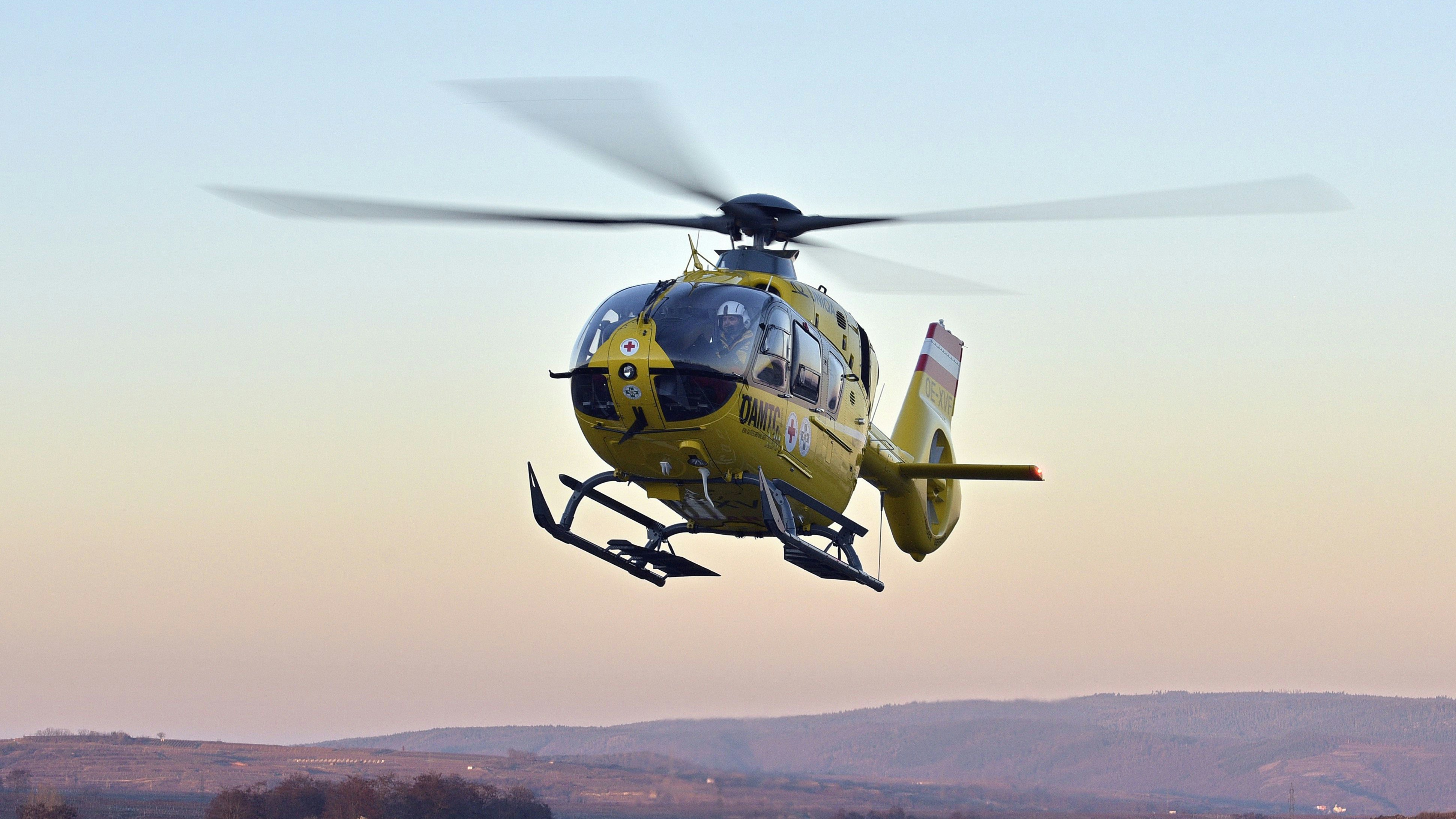 Die 29-Jährige wurde mit einem Rettungshubschrauber ins Spital geflogen.