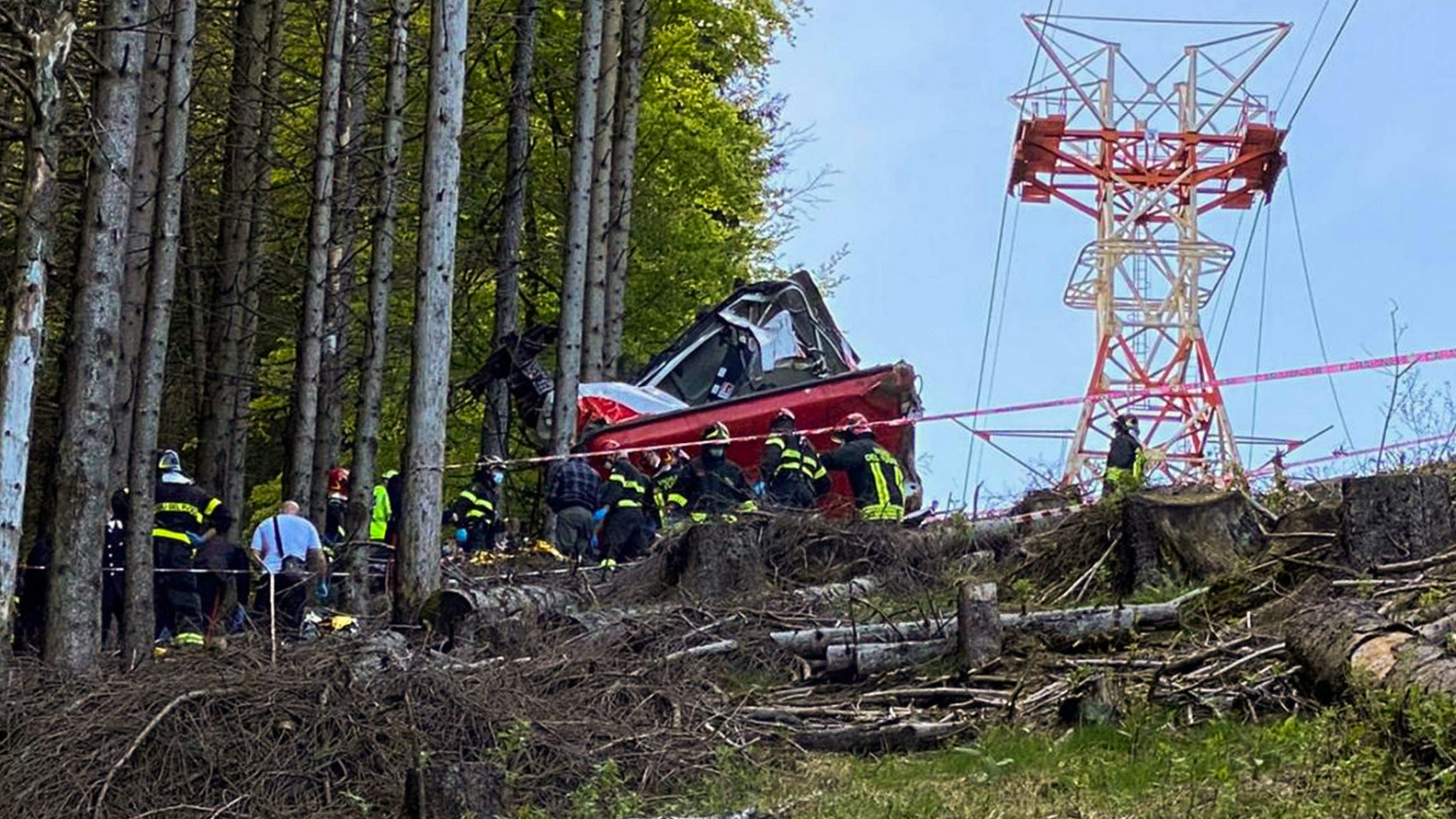 Im Piemont ist eine Seilbahnkabine abgestürzt, zwölf Menschen kamen dabei ums Leben.