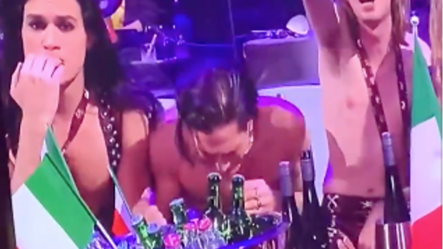 Was macht der ESC-Gewinner da am Tisch?