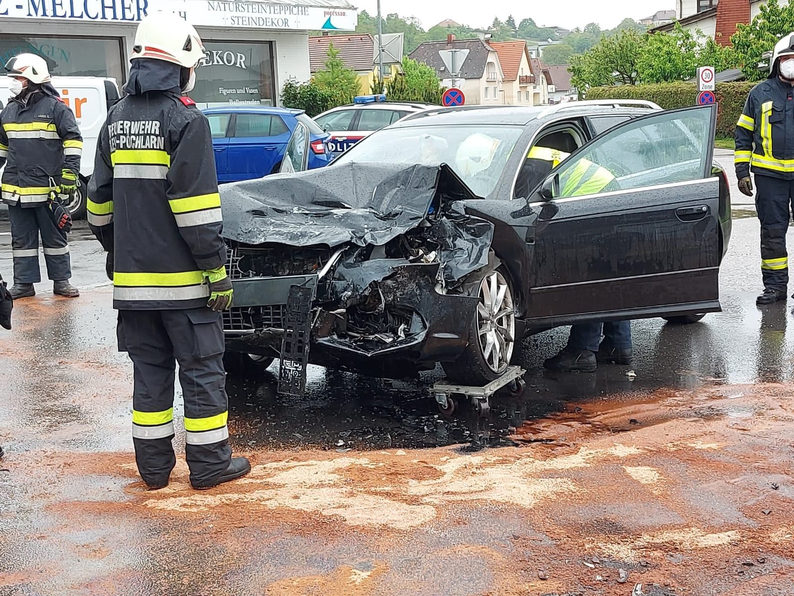 Eine Person wurde mit Verletzungen ins Spital gebracht.