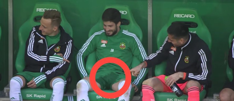 Taxiarchis Fountas mit nasser Hose