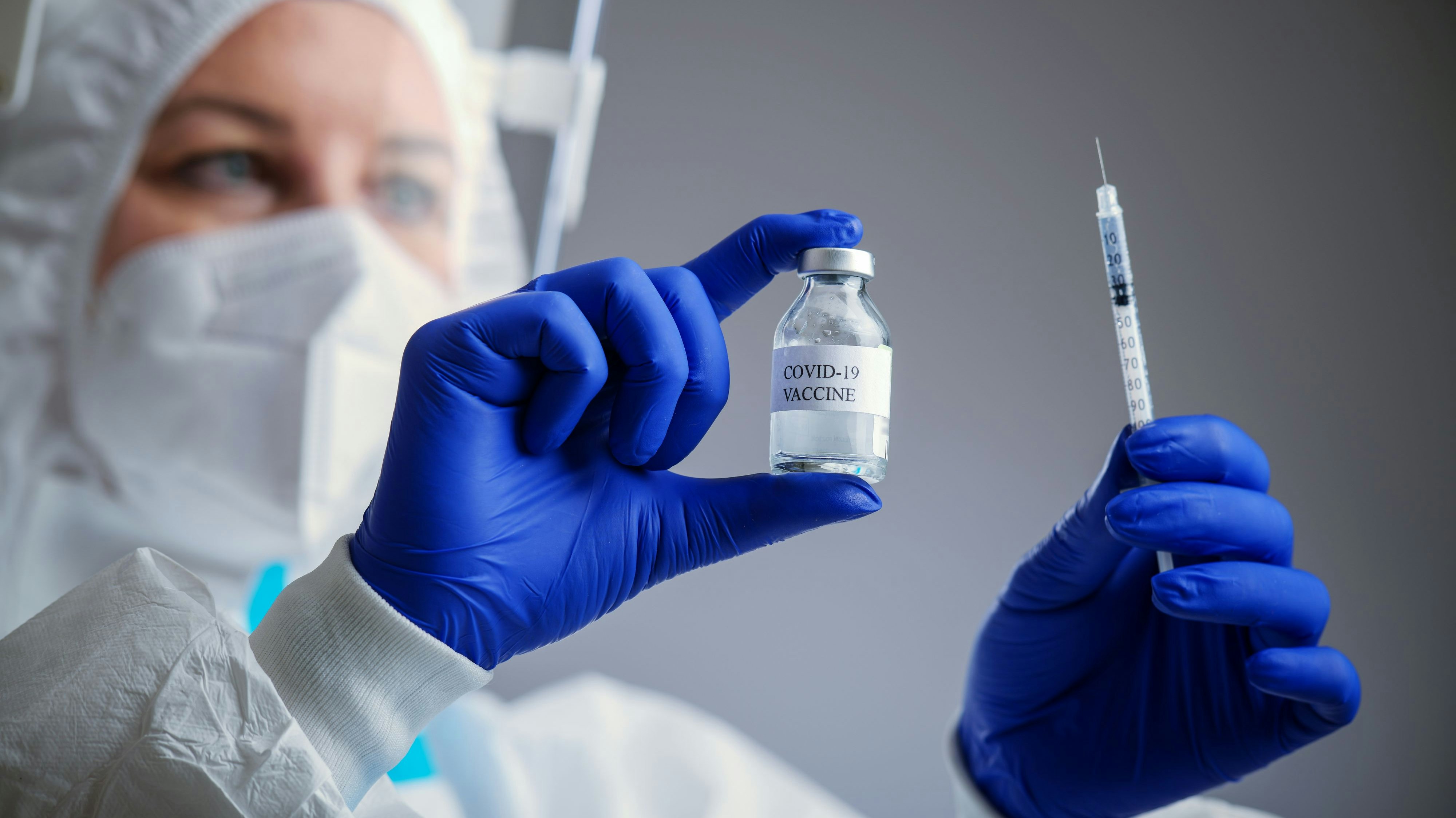 Die Corona-Impfung wirkt nicht bei allen Menschen gleich.