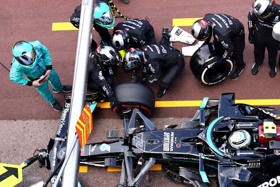 Valtteri Bottas beim verpatzten Boxenstopp