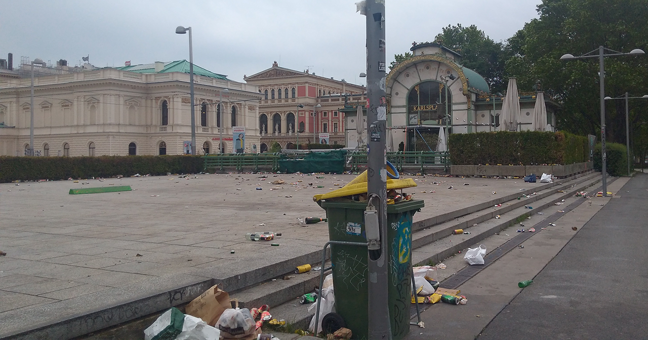 So ließen die Wiener den Karlsplatz nach ihrer Party zurück