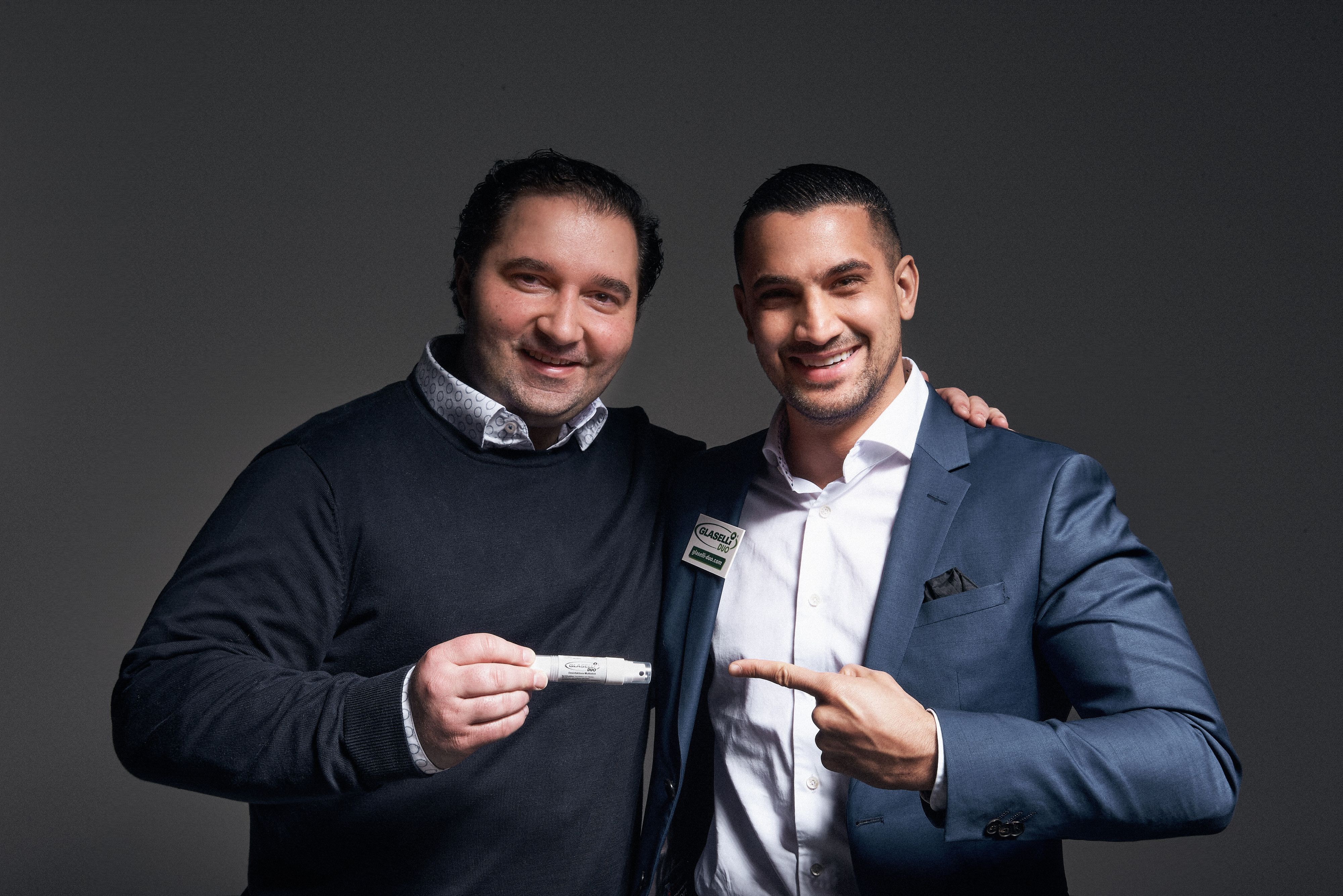 Boxer Nader (r.) mit neuem Partner Sator von Glaselli DUO