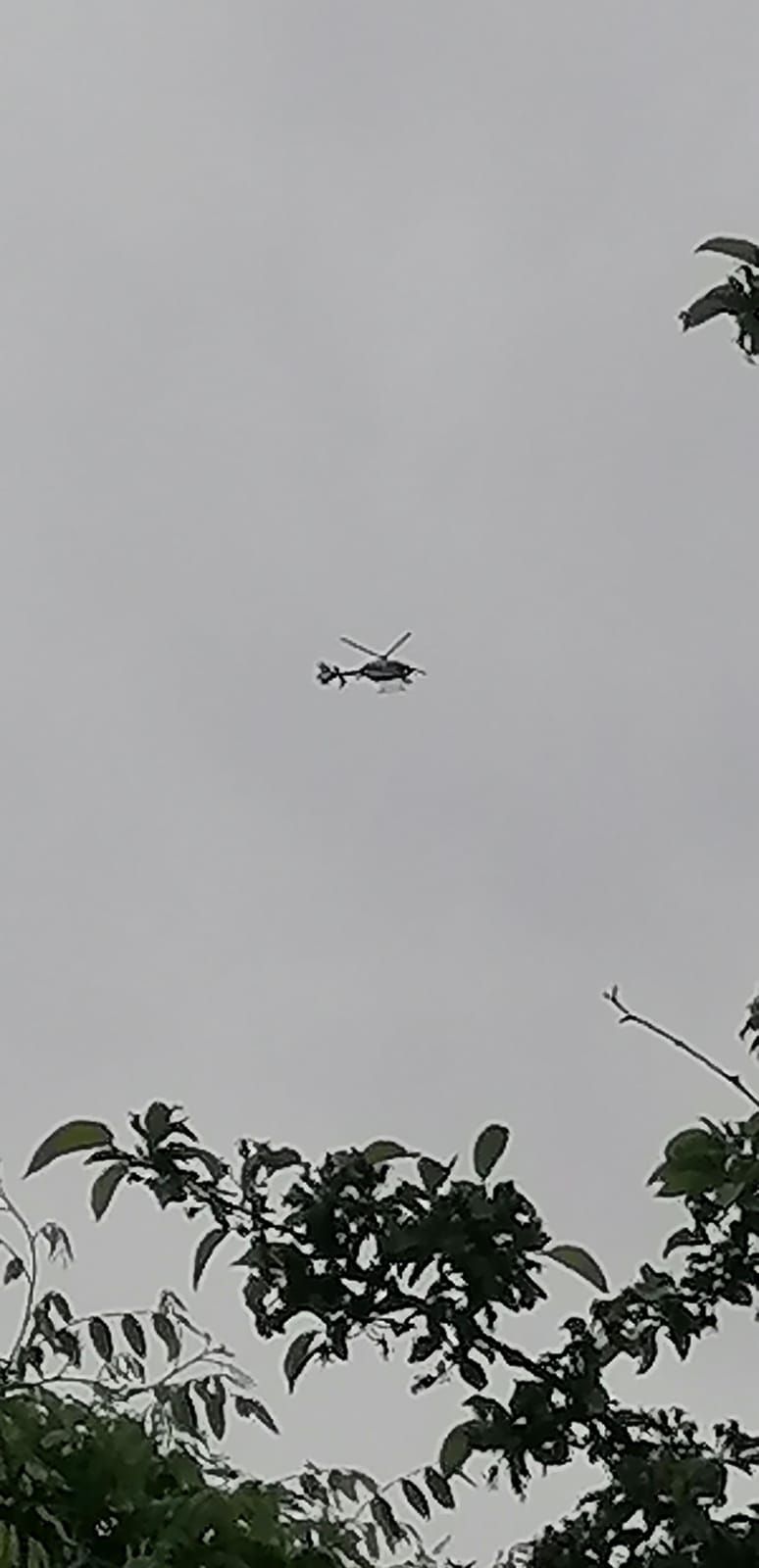 Augenzeugen berichten, dass über der Donaustadt der Polizei-Hubschrauber kreist. 