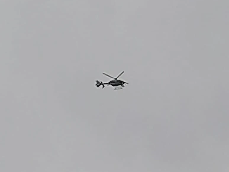 Leserreporter berichten, dass über der Donaustadt der Polizei-Hubrschrauber kreist. 