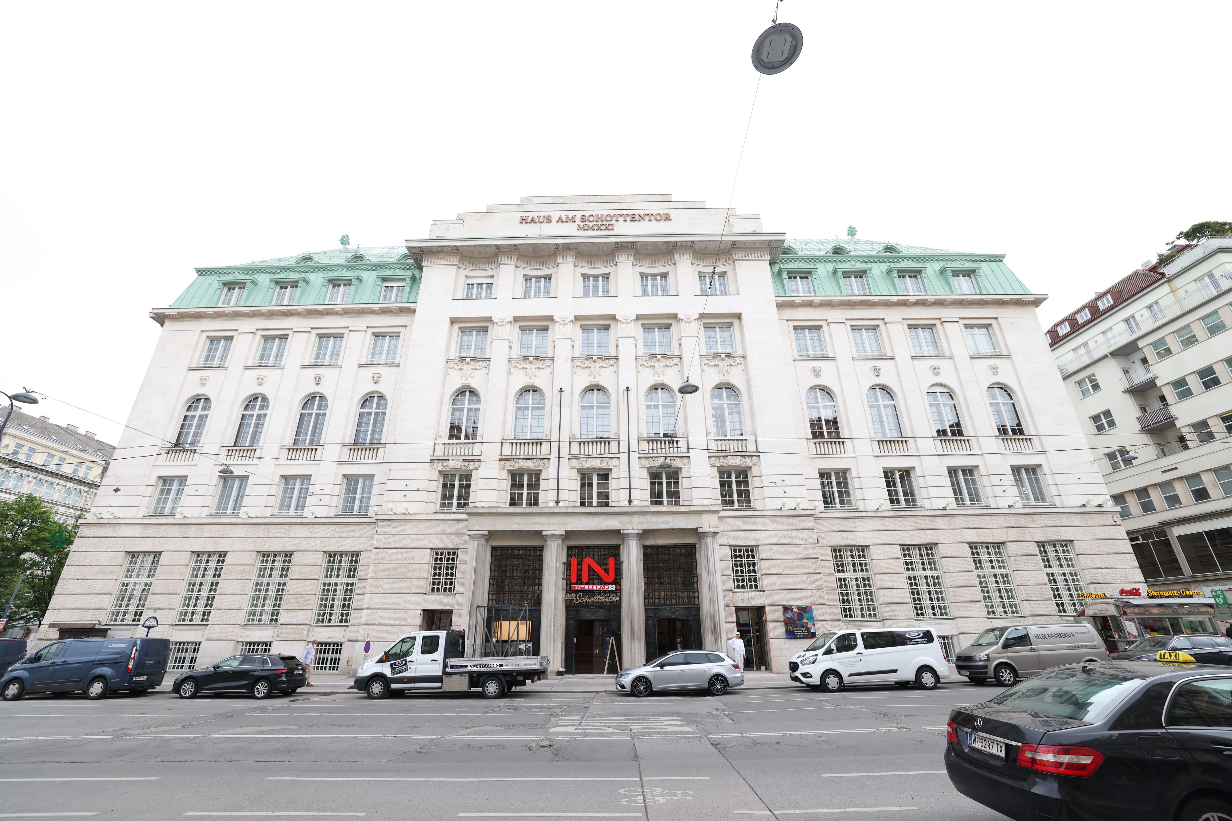 Wien – Spar eröffnet Edel-Filiale in Wiener Bankhaus | Heute.at