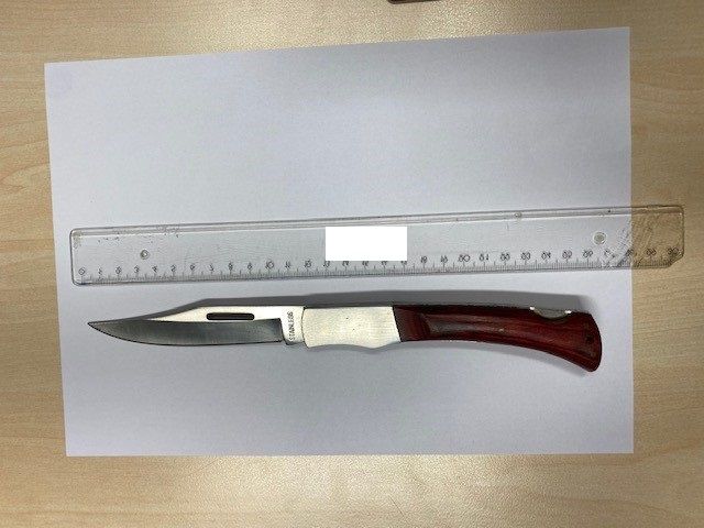 Festnahme wegen des Verdachts der schweren Nötigung mit Messer in Wien-Penzing 
