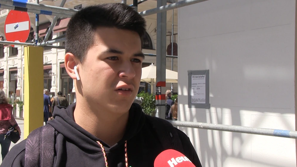 Elias (19) hat schon Urlaubspläne für den Sommer.