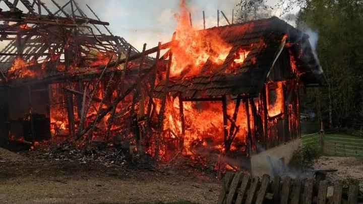 Bei dem Brand kamen weder Menschen noch Tiere zu Schaden.