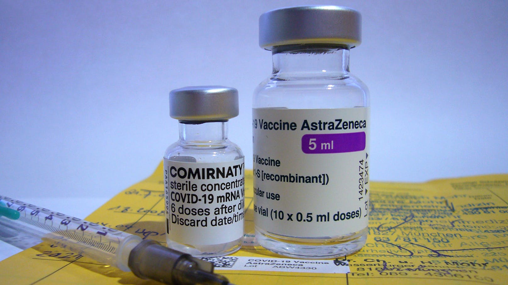 Viele haben nach Auslands-Impfungen in Österreich Probleme. 