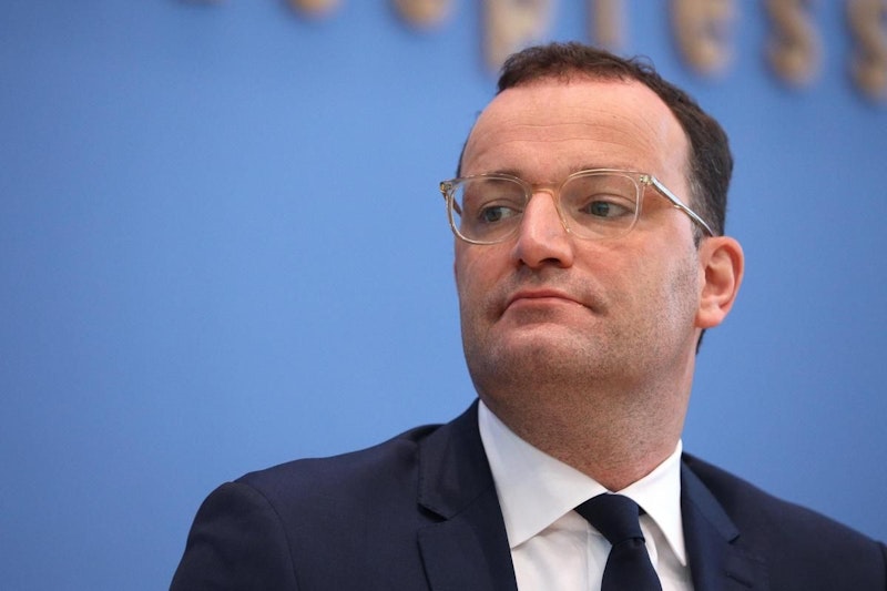 Dieser sagte in einem Interview, dass die Hälfte der Corona-Fälle vom vergangenen Sommer auf Verwandtschaftsbesuche in Albanien und anderen balkanischen Ländern zurückzuführen seien.
