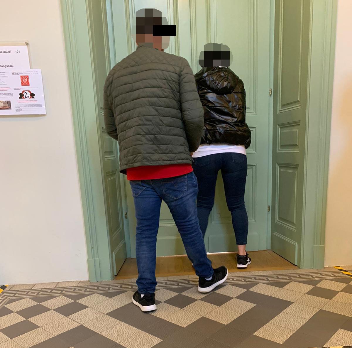 Ehemann (48) und Frau (50)