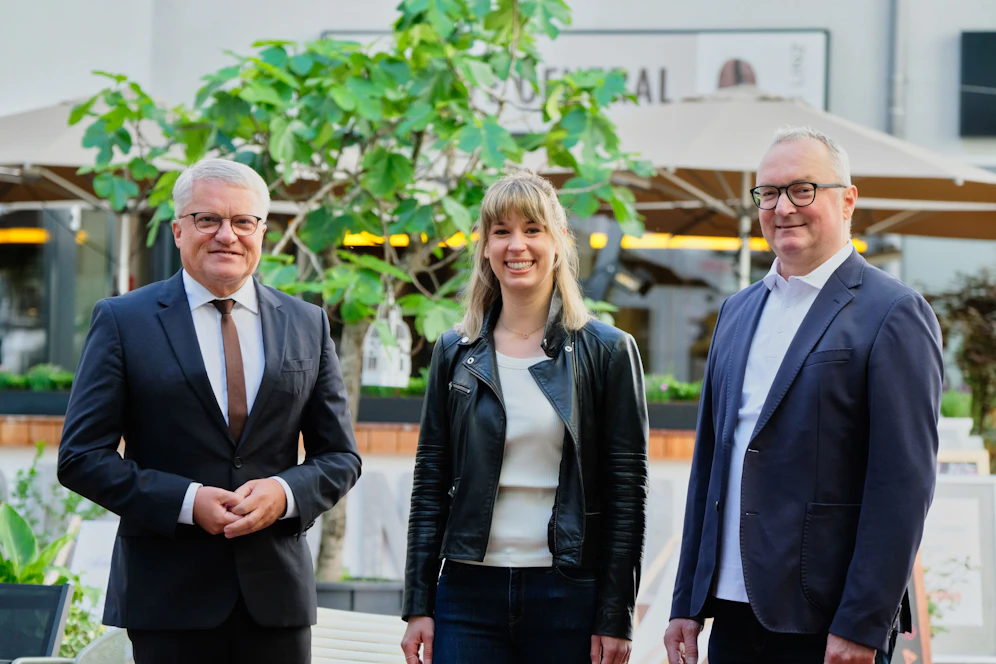 Klaus Luger (li.) mit Anna Weghuber und Harry Katzmayr.