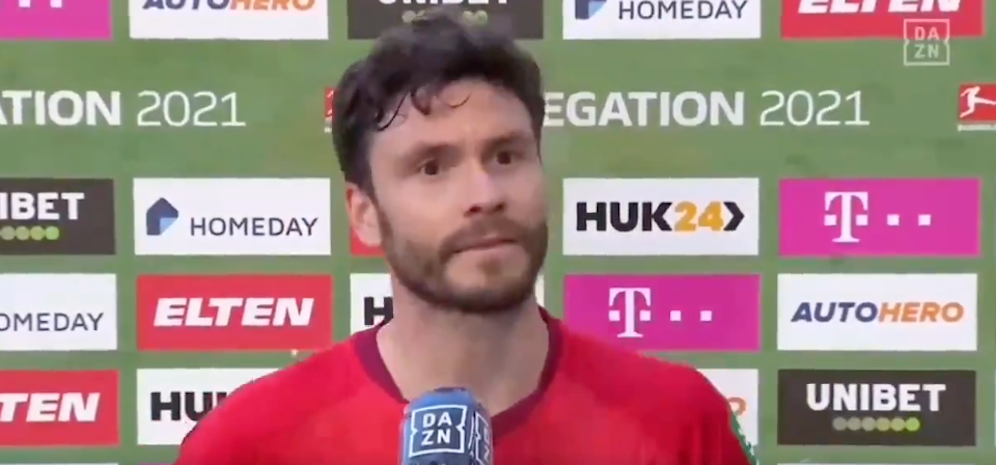 Jonas Hector verliert beim DAZN-Interview die Nerven.