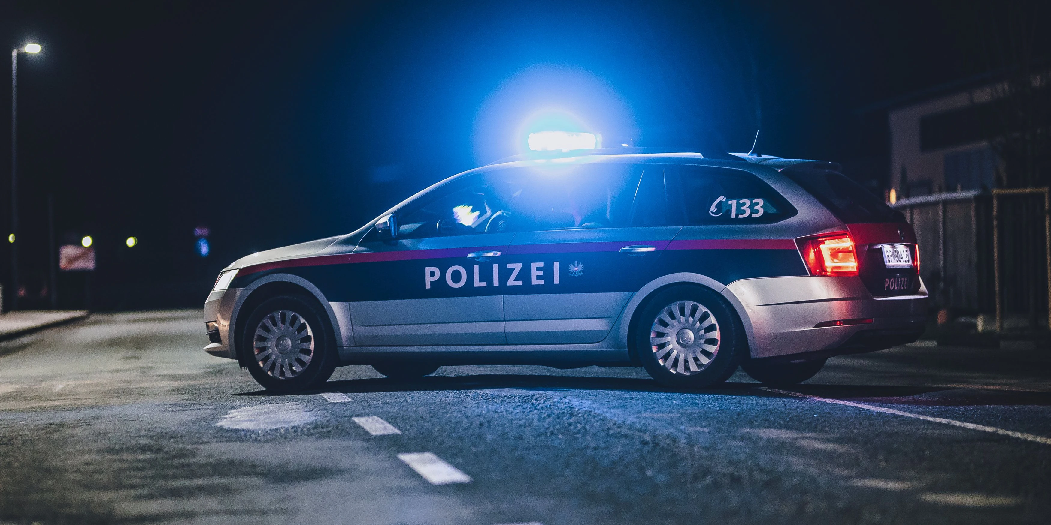 Nächtlicher Einsatz für die Polizei: In Innsbruck kam es zu einer Home Invasion.