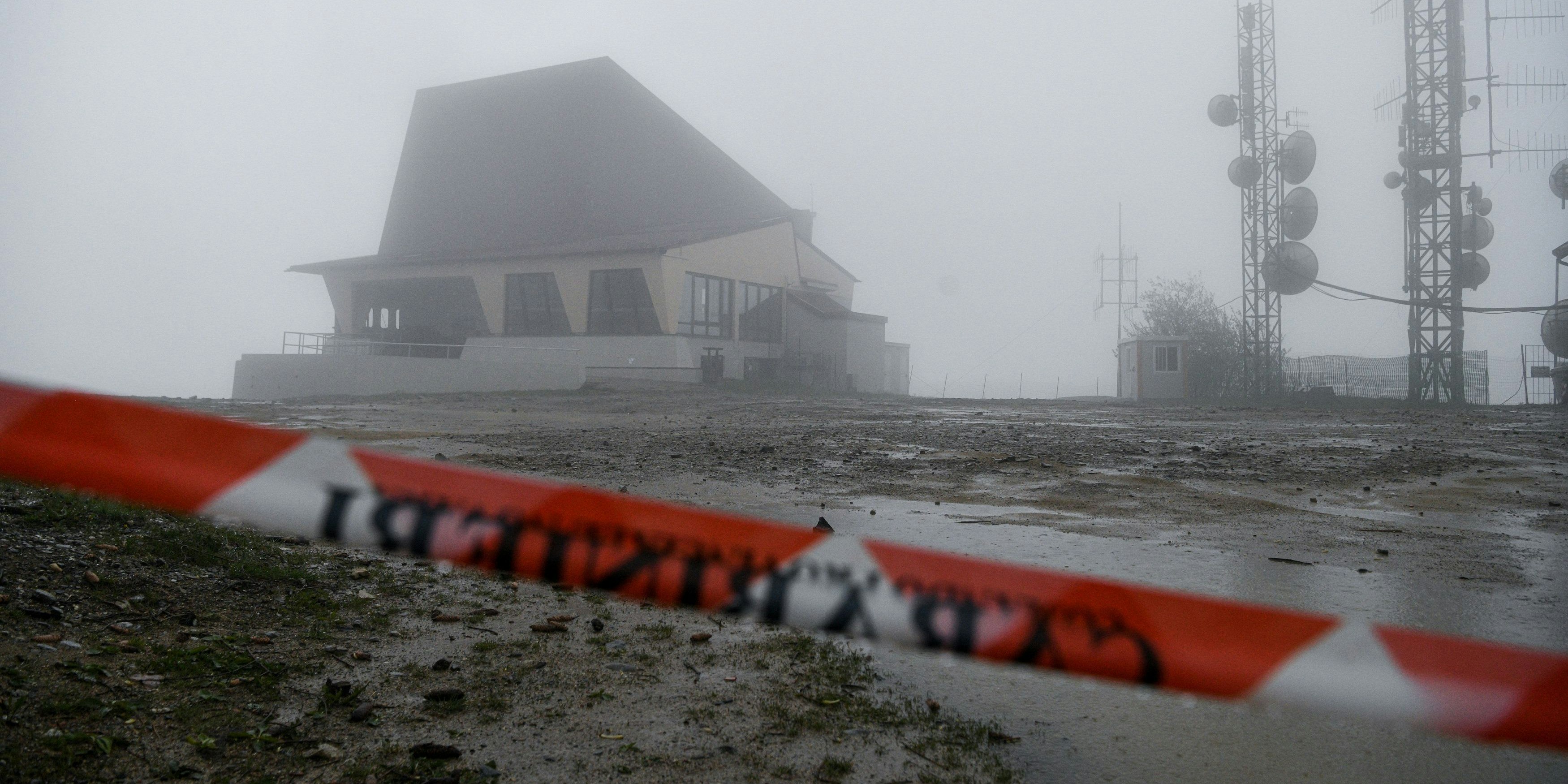 Download von www.picturedesk.com am 27.05.2021 (10:26).  24.05.2021, Stresa, ITA, Seilbahnunglück am Lago Maggiore, im Bild die Unglücksstelle // the scene of the accident Stresa, Italy on 2021/05/24. EXPA Pictures © 2021, PhotoCredit: EXPA/ laPresse/ Piero Cruciatti *****ATTENTION - for AUT, SUI, CRO, SLO only***** - 20210524_PD2434 - Rechteinfo: Rights Managed (RM)